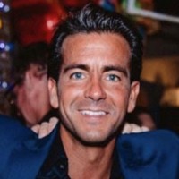 Roberto Acosta Email & Phone Number