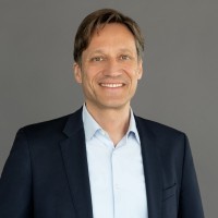 Uwe Peter Email