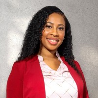 Signature Premier Properties Employee Danielle Tanis's profile photo