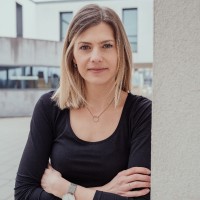 Kristin Tröger Email