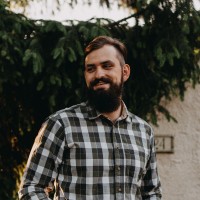 Erik Takács Email & Phone Number