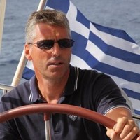 Robert Queen Email