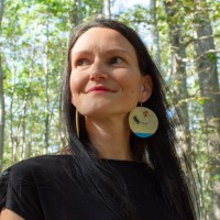 Lisa Neault Email