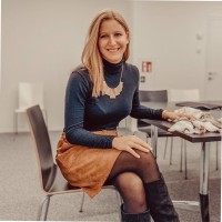 Bianca Erlinger Email