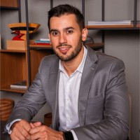 eConsig Employee Robert Parreiras's profile photo