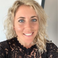 S'ANTONI Immobilier Employee Déborah Vialas's profile photo