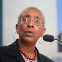 Email e telefono di Angela Gittens