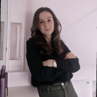 Petite Mendigote Employee Justine Bertré's profile photo