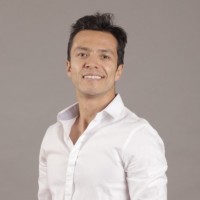 Roberto Shool Email & Phone Number