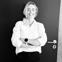 Anna Kölbing Email