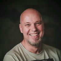 Lutz Haake Email