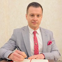 E-mail e número de telefone de Krzysztof Szymanski