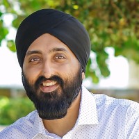 B2B Marketing Employee Ravinder Sangha's profile photo