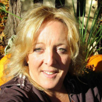 Apple Converting Employee Mary Warrick's profile photo