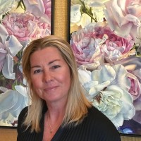Lahaina Galleries Employee Yvette Pine's profile photo