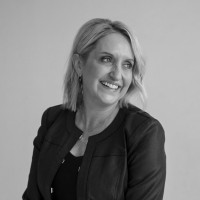 Suzanne  Wolff