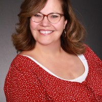 Lake Norman Realty Employee Suzanne Strength's profile photo