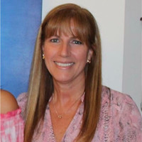 Jackie D. la Hoz Email & Phone Number