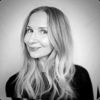 Riikka King Email