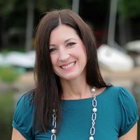 Stauer Employee Terri O'Connor's profile photo