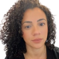 Daniela de Paula Email