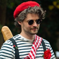 Léo Paris Email
