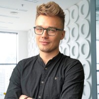 Damian Chromik Email