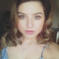 Hello Molly Employee Viviana Mederos's profile photo