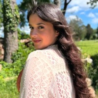 Yahneissi Gonzalez Email & Phone Number