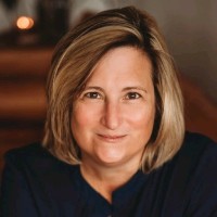 UNH Peter T. Paul College of Business and Economics Employee Lisa Keslar's profile photo