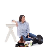 Daniela Kuri Email