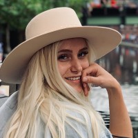 Karla Ptackova Email