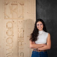 Daniela Barros Email