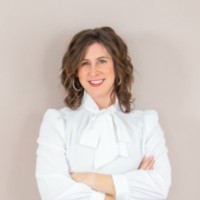 Lindsay Roberts Email