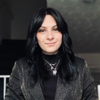 Indigo Lewis-Jones Email