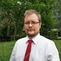 Veikko Lähteenmäki Email