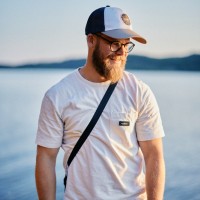 Simon Hallberg Email & Phone Number