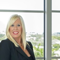 Lang Realty Employee Iris Cohen's profile photo