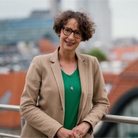 Katrin Uecker Email