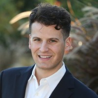 Oaktree Capital Management, L.P. Employee Adam Bennett's profile photo