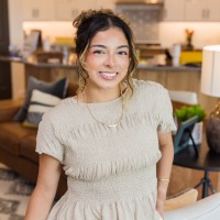 Thelma Medrano Email & Phone Number