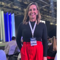 Andréa Tomazi Email