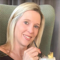 Laura Arnott Email & Phone Number
