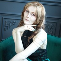 Greta Constantine Employee April Pighin's profile photo