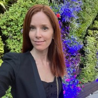 Lara Esteverena Email