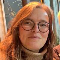 Virginie Dierick Email