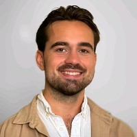 Marcus Broström Email