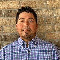 Summit Solar Employee Henry Hernandez's profile photo