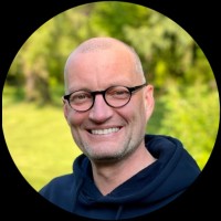 Marc Voß Email