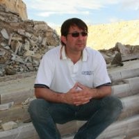 E-mail e número de telefone de Thomas Rossittis